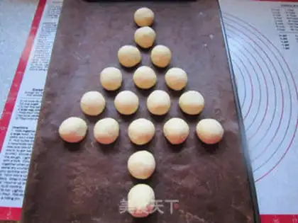 Make Christmas bread step 13
