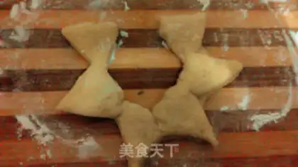 Make Christmas bread step 6