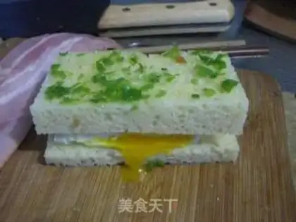 Make Onion bacon sandwich step 5