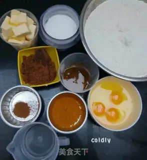 Make Christmas gingerbread house step 1