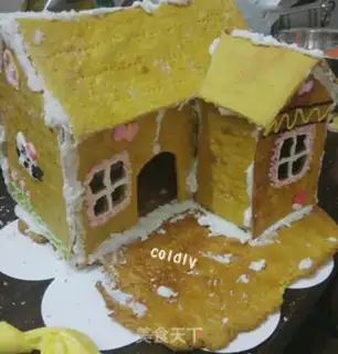 Make Christmas gingerbread house step 12