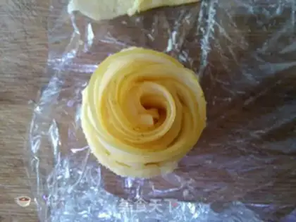 Make Flower apple pie step 13