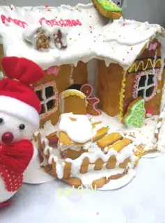 Make Christmas gingerbread house step 14
