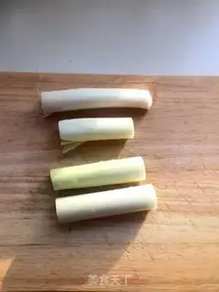 Make Shrimp skin with onions step 1