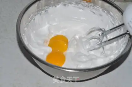 Make Christmas Snowman naked cake step 4