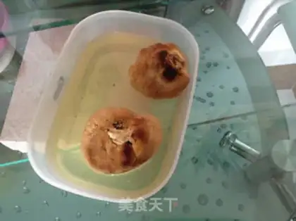 Make Monkey mushrooms, red date soup step 1