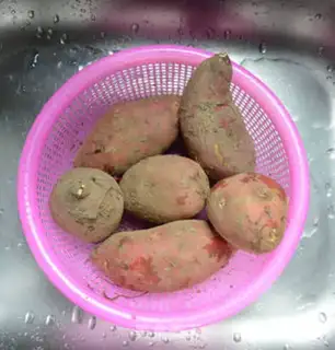 Make Roast potatoes step 0