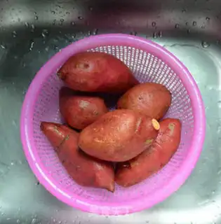 Make Roast potatoes step 1