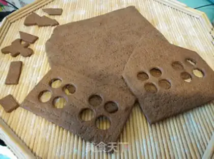 Make Christmas gingerbread house step 5