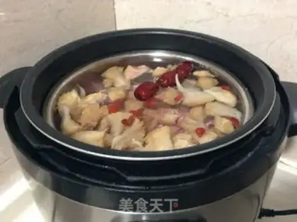 Make Monkey mushrooms, red date soup step 6
