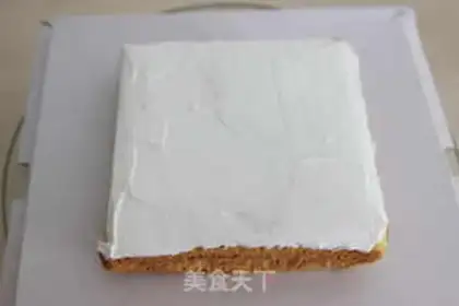 Make Christmas Strawberry Snowcake step 4