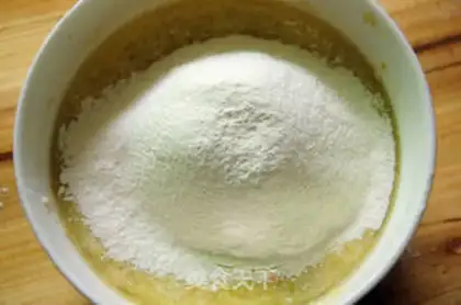 Make Banana marfin cake step 4