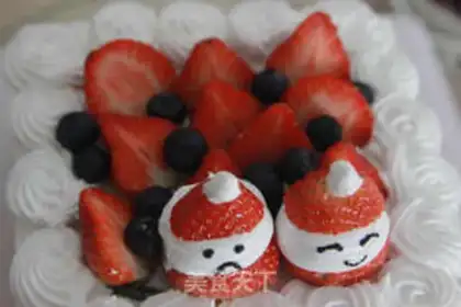 Make Christmas Strawberry Snowcake step 13