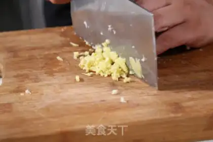 Make Spicy beef sauce step 0