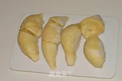 Make The durian mango cake step 9