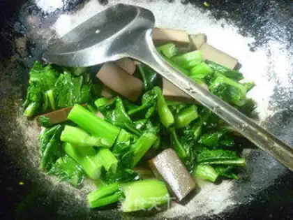 Make Eggs, fried oil step 9