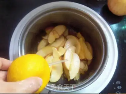 Make Inverted apple pound cake step 4