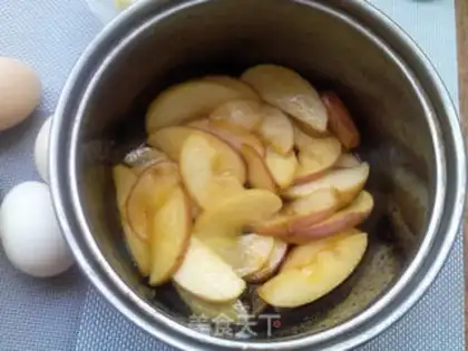 Make Inverted apple pound cake step 5