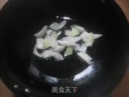 Make Tomato onions for eggs step 2