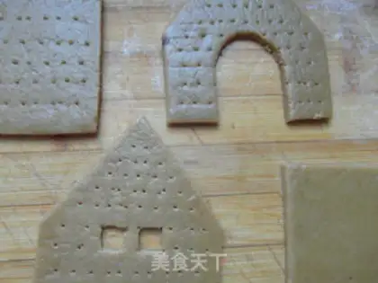 Make The red sugar cookie house step 9
