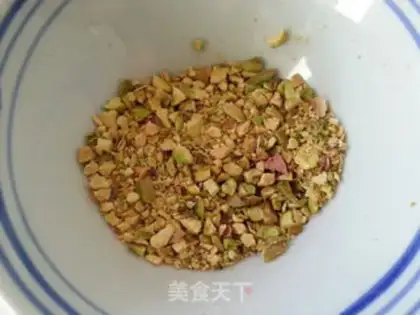 Make Chocolate strawberries and cedars step 1