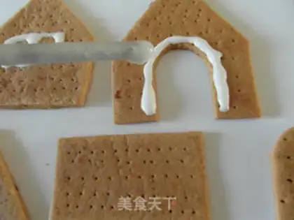Make The red sugar cookie house step 20