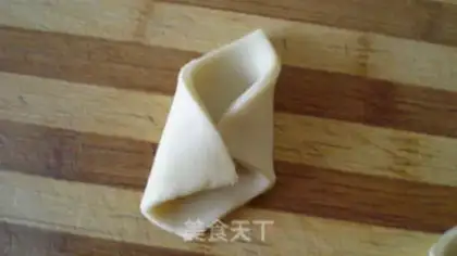 Make Squeaky horse hoof step 4