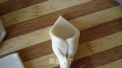 Make Squeaky horse hoof step 5