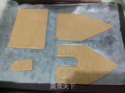 Make Christmas gingerbread house step 9