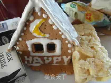 Make The red sugar cookie house step 24