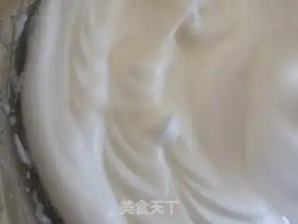 Make Strawberry chocolate naked cake step 3