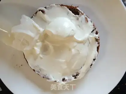 Make Strawberry chocolate naked cake step 13