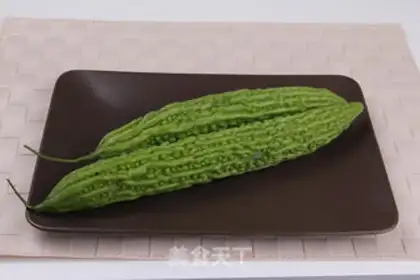 Make The beanfish fried the bitter melon step 0