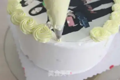 Make Christmas photo cake step 15
