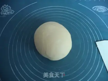 Make Christmas bread step 4