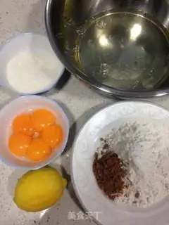 Make Christmas strawberry cake step 0