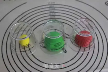 Make ♪ Christmas ♪ ♪ The sweet cupcakes ♪ step 2