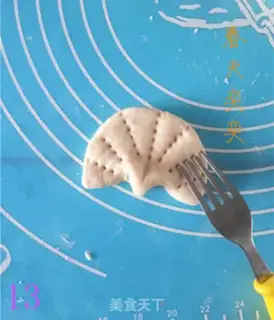 Make A leaf clip step 12