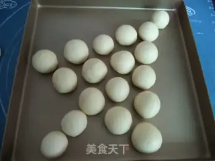 Make Christmas bread step 7