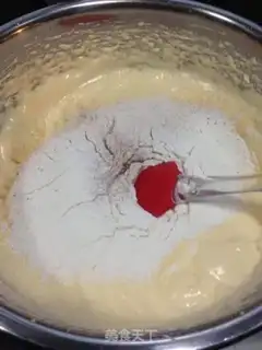 Make Christmas strawberry cake step 3