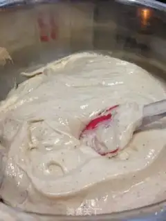 Make Christmas strawberry cake step 4