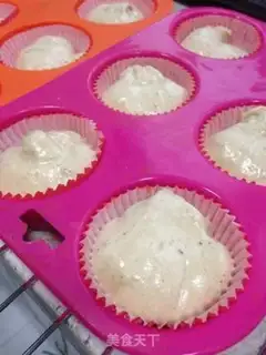 Make Christmas strawberry cake step 5