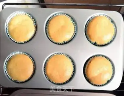 Make Christmas Cup cake step 12