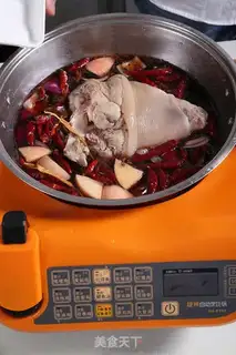 Make Wine with pig elbows step 2
