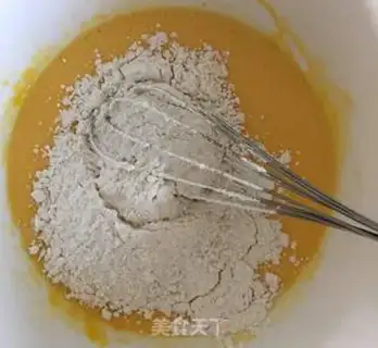 Make A cranberry yogurt cake step 4