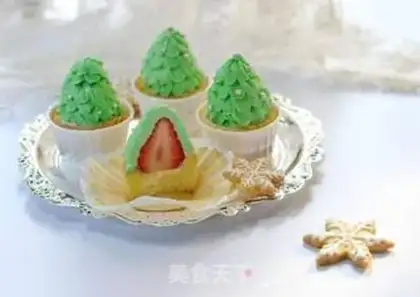 Make Christmas Cup cake step 16