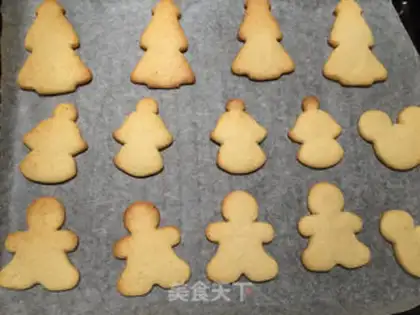 Make Christmas frosting cookies step 5