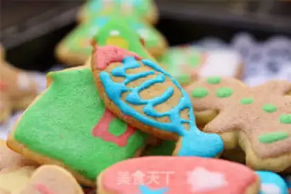 Make Christmas frosting cookies step 11