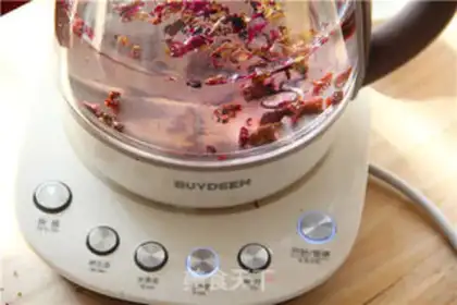 Make A rose drink from Lord Luo step 2