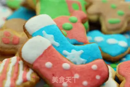 Make Christmas frosting cookies step 13